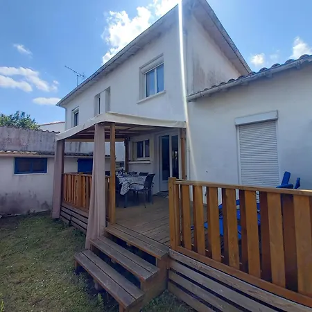 - Maison Mitoyenne En Centre-ville - Centre Et Port A Proximite * La Tremblade