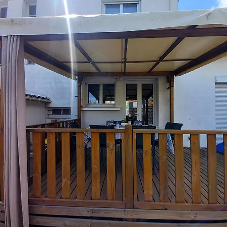 - Maison Mitoyenne En Centre-ville - Centre Et Port A Proximite Villa *