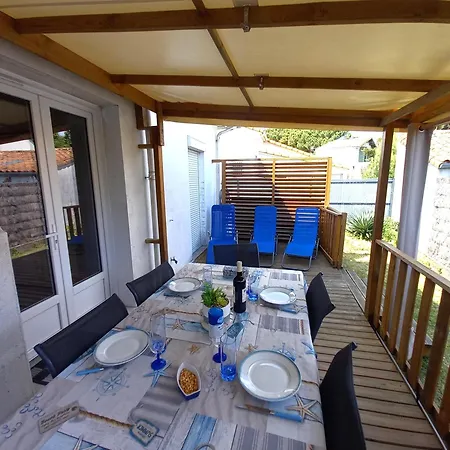 - Maison Mitoyenne En Centre-ville - Centre Et Port A Proximite La Tremblade