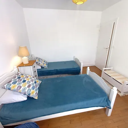 Villa - Maison Mitoyenne En Centre-ville - Centre Et Port A Proximite