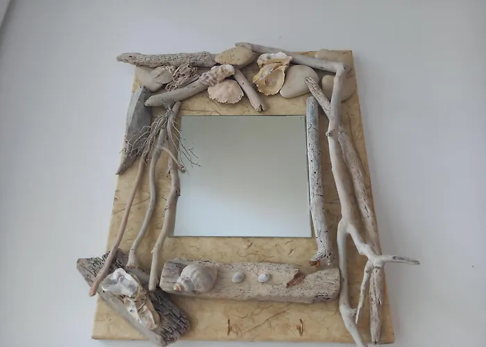 - Maison Mitoyenne En Centre-ville - Centre Et Port A Proximite