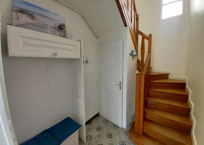 - Maison Mitoyenne En Centre-ville - Centre Et Port A Proximite La Tremblade