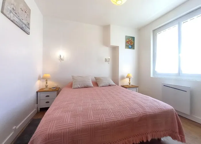 - Maison Mitoyenne En Centre-ville - Centre Et Port A Proximite Villa